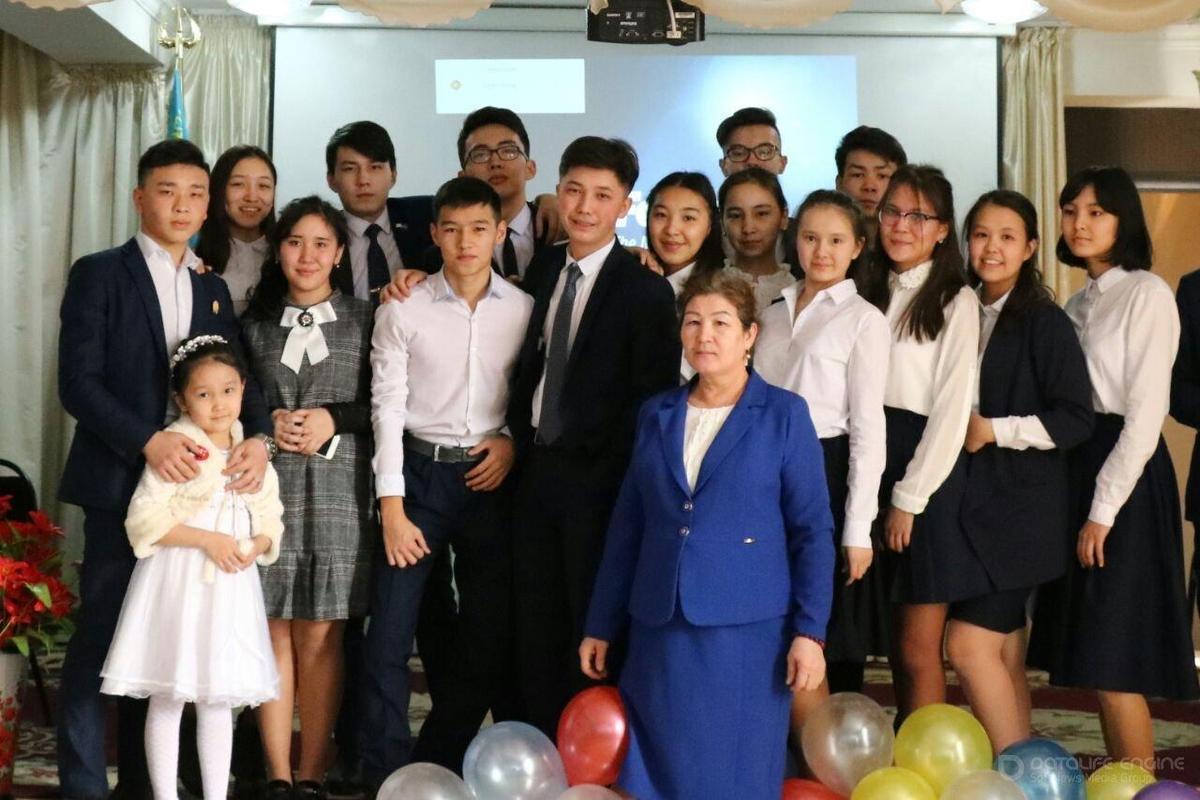 Есіңе мені алғайсың