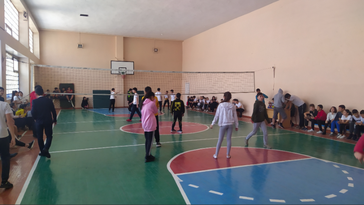 Волейболдан мектепішілік жарыс.Абай ақынға 175 жыл!