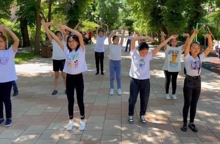 "Бірге жарқыра!"атты тақырыпта флешмоб ұйымдастырылды.