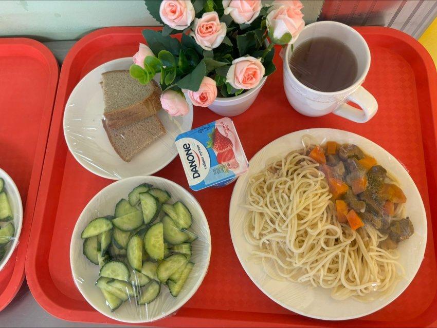 Оқушылардың ыстық тамақпен қамтамасыз етілуі 2 апта 2 күн