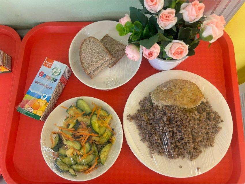 Оқушылардың ыстық тамақпен қамтамасыз етілуі 2 апта 3 күн