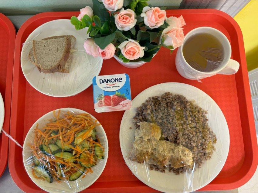 Оқушылардың ыстық тамақпен қамтамасыз етілуі 3 апта 2 күн