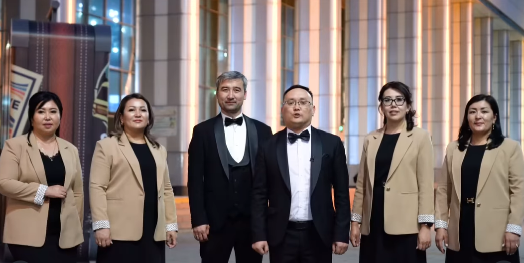 Алматы қаласы Түрксіб ауданының жас мектеп директорларының  Ұлы Жеңістің 80 жылдық мерекесімен шын жүректен құттықтауы