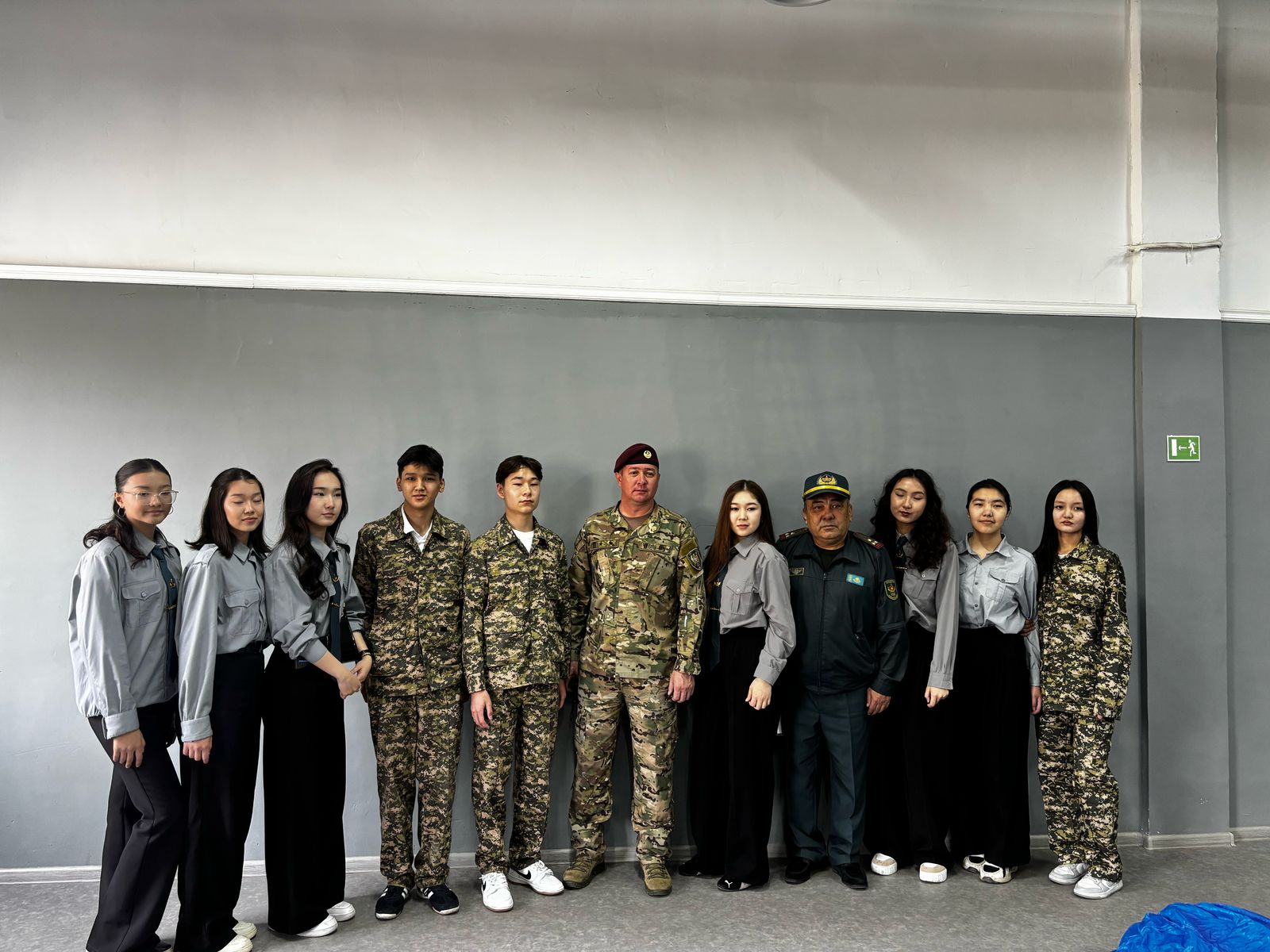 10-сынып оқушылары ҚР Құрлық әскерлерінің әскери институтына саяхат жасады.