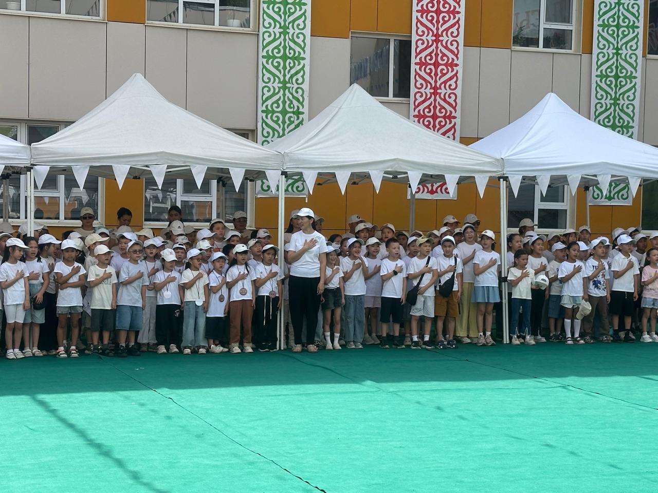 1 маусым – Халықаралық балаларды қорғау күніне орай «Бақытты балалық шақ» атты этно-лагерінің салтанатты ашылуы өтті.